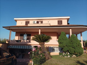 Villa with swimming pool 10 minutes from the sea Nettuno